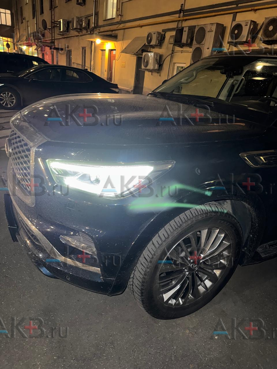 Замена аккумулятора на Infiniti QX80 2020—2024 I Рестайлинг 3 5.6 л (405 л.с)