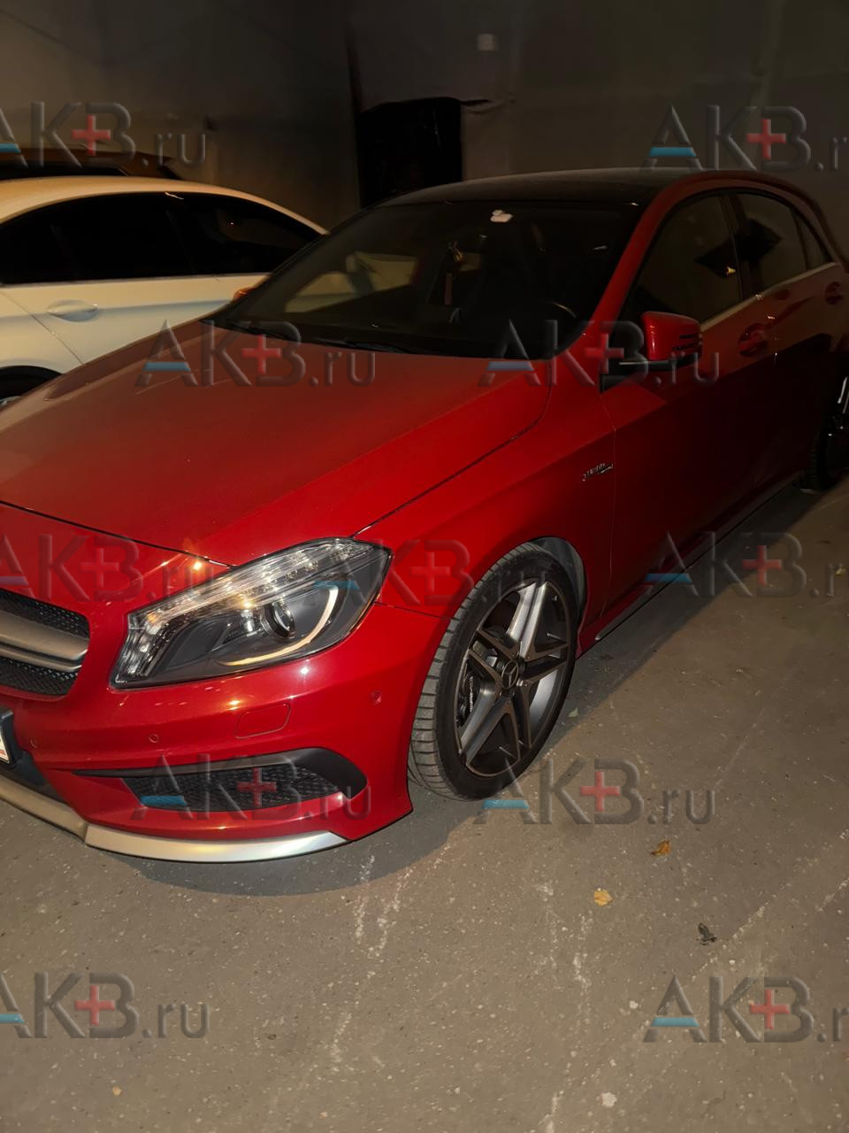 Замена аккумулятора на Mercedes-Benz A-klasse AMG 2013 – 2015 45 AMG 2.0 (360 л.с.)