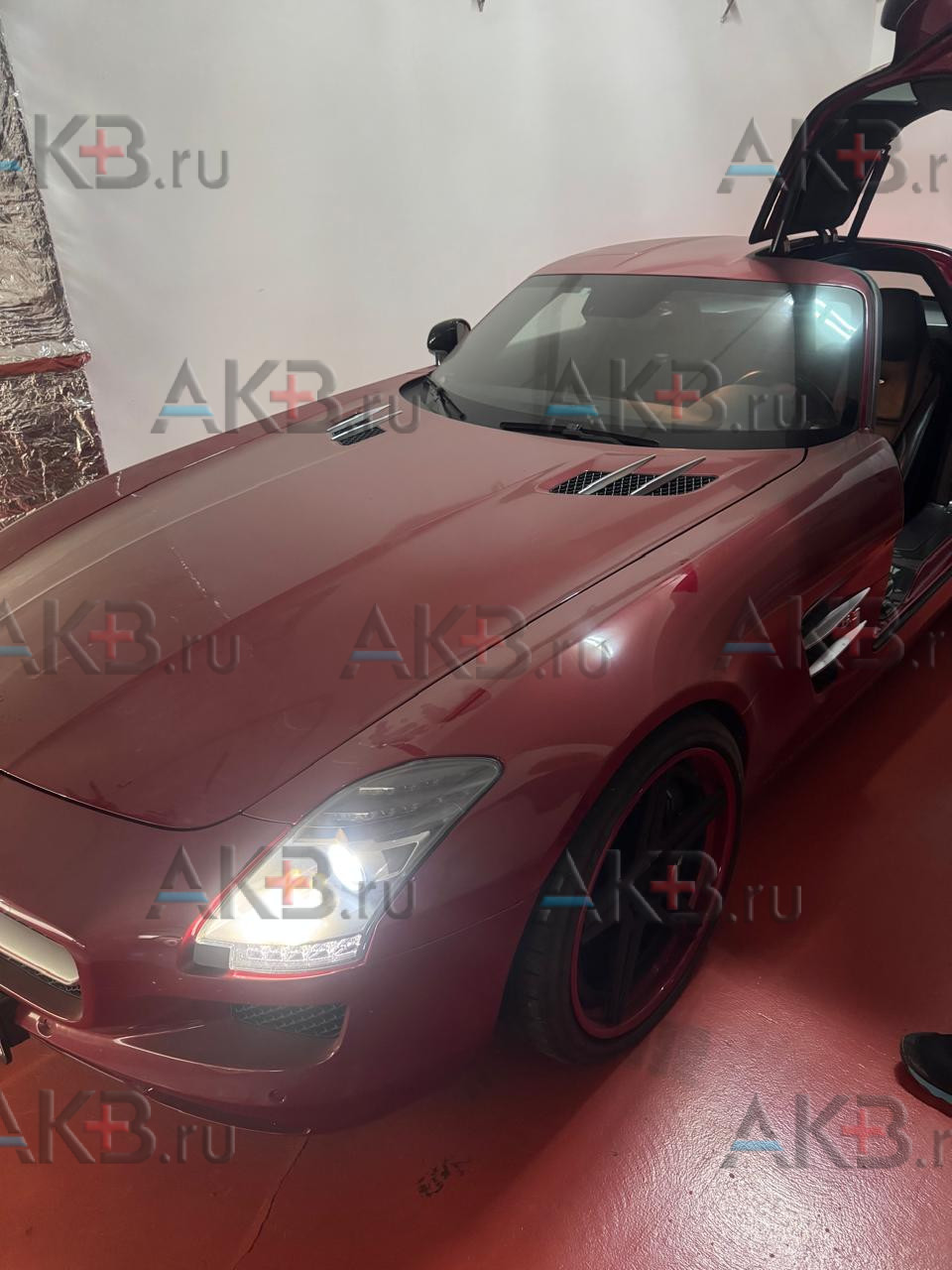 Замена аккумулятора на Mercedes-Benz SLS AMG 2010 – 2014 6.2 (571 л.с.)