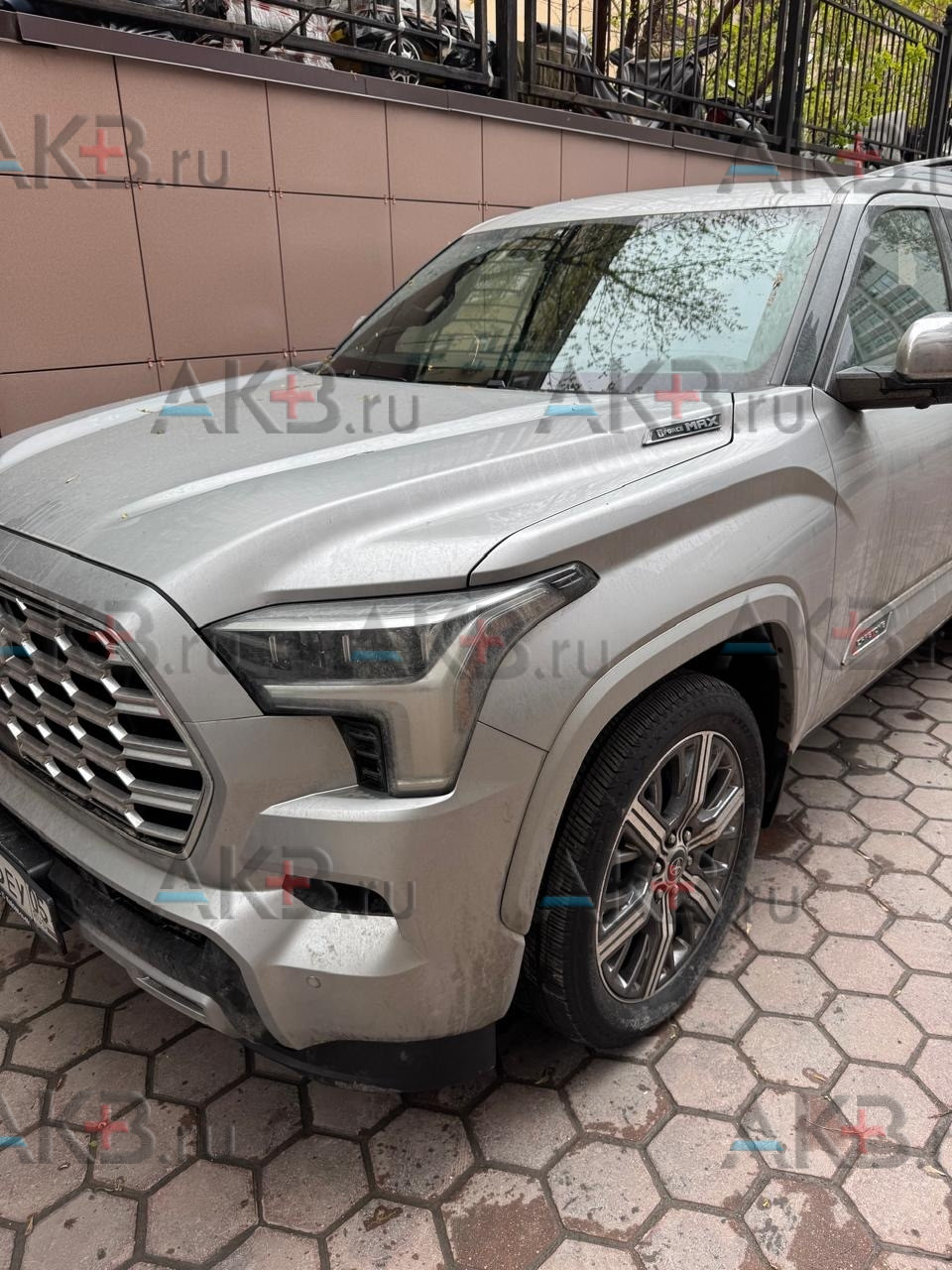 Замена аккумулятора на Toyota Sequoia 2022—2026 III 3.4 л, 437 л.с., гибрид