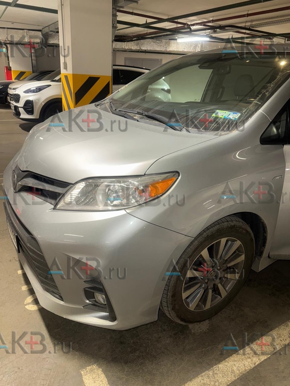 Замена аккумулятора на Toyota Sienna III 2010 - 2014 3.5 (266 л.с.)